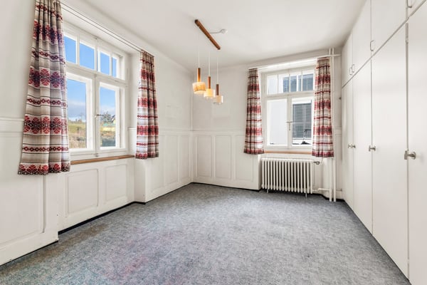 Einfamilienhaus mit Werkstatt und grossem Grundstück 8