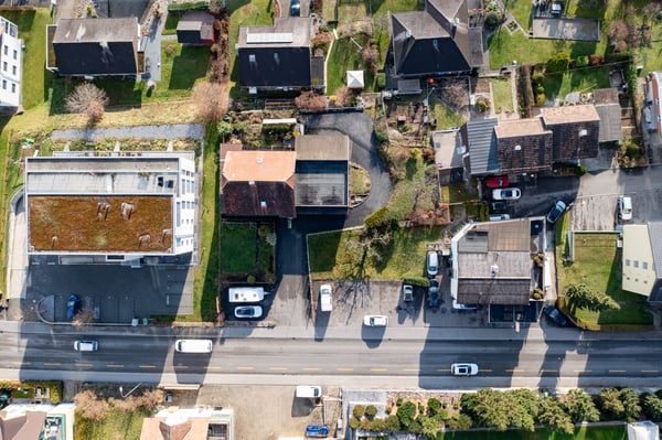 Einfamilienhaus mit Werkstatt und grossem Grundstück 3
