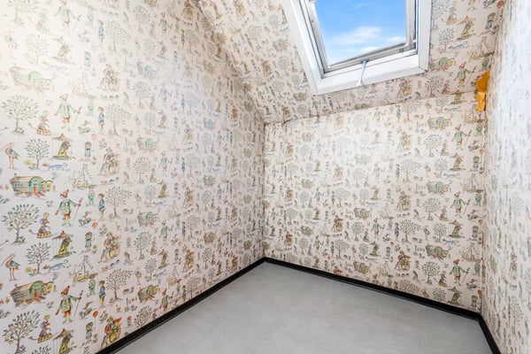 Einfamilienhaus mit Werkstatt und grossem Grundstück 18