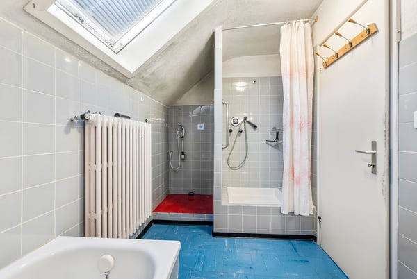 Einfamilienhaus mit Werkstatt und grossem Grundstück 15