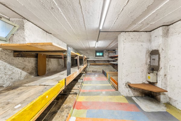 Einfamilienhaus mit Werkstatt und grossem Grundstück 21