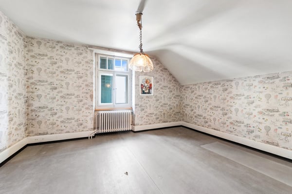 Einfamilienhaus mit Werkstatt und grossem Grundstück 17