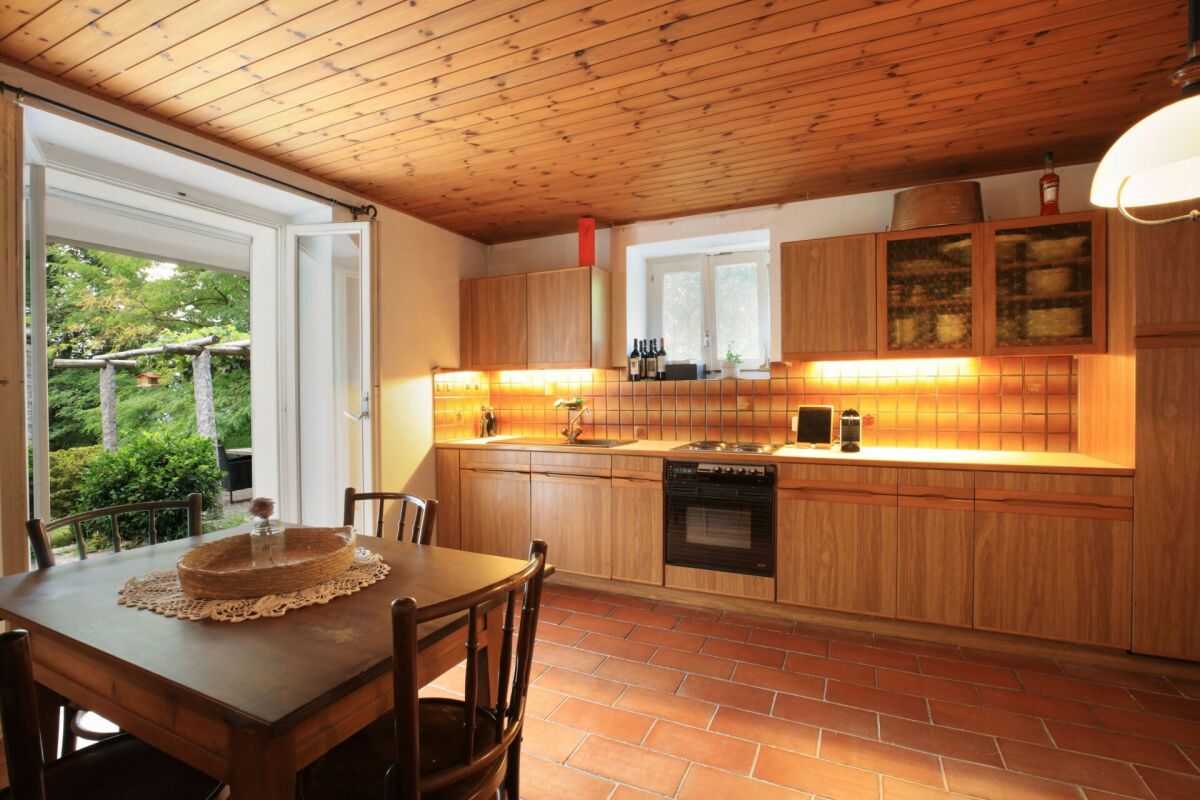 Minusio - Casa bifamiliare con Rustico