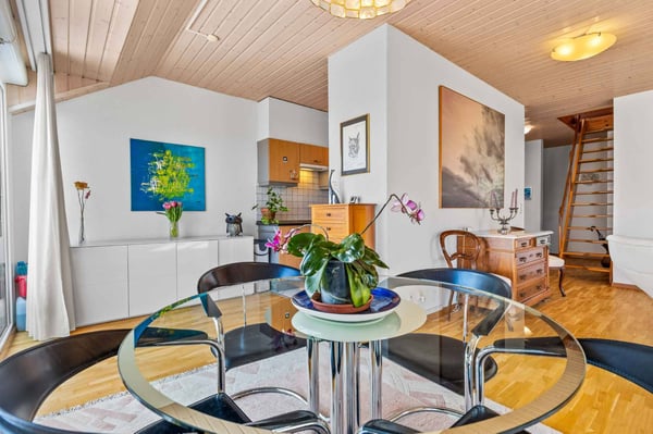 Appartement lumineux de 4.5 pièces au dernier étage avec mezzanine à Belmont-sur-Lausanne 3