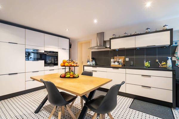 Immeuble locatif de 4 appartements et une grange 1