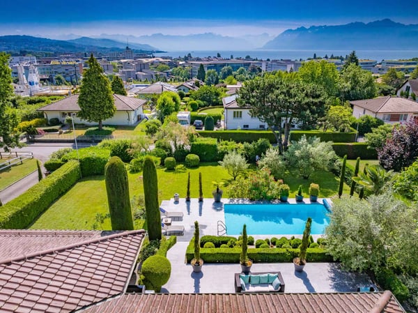 Magnifique Villa individuelle de 340 m² avec piscine 2