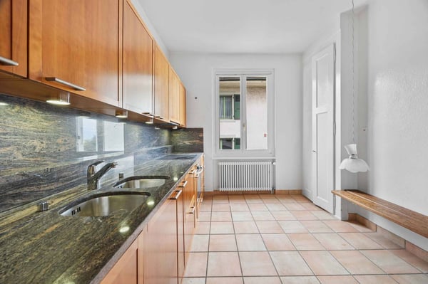 Maison de 2 pièces de caractère, calme, verdure et emplacement stratégique 9