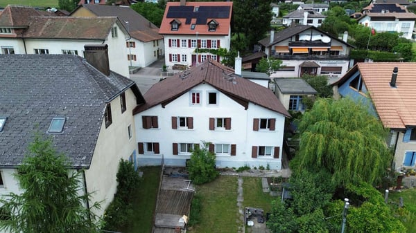 Immeuble à vendre à Lamboing 1