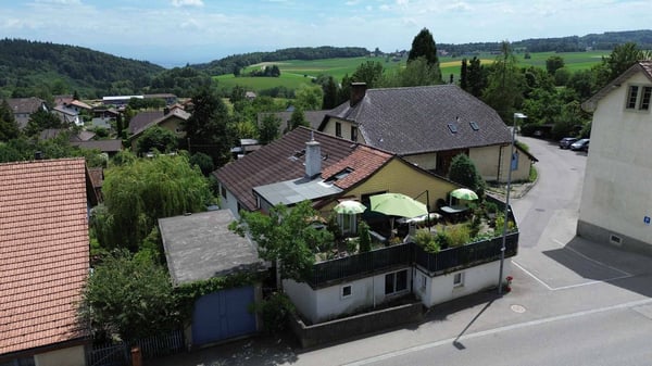 Immeuble à vendre à Lamboing 4
