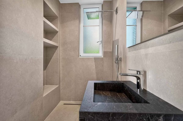 Appartement de 3.5 pièces rénové situé au coeur d'un quartier prestigieux 10