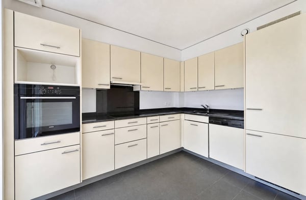 Appartement lumineux de 3,5 pièces. Proche de toutes commodités. 5