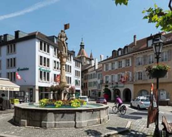 Pour obtenir la notice de vente : rita@bernard-nicod.ch 3
