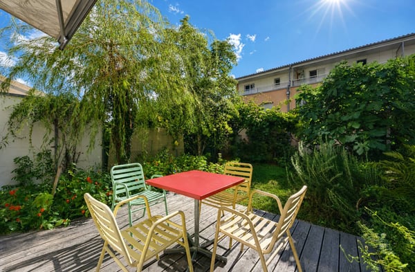 Jolie villa mitoyenne avec jardin privatif 1
