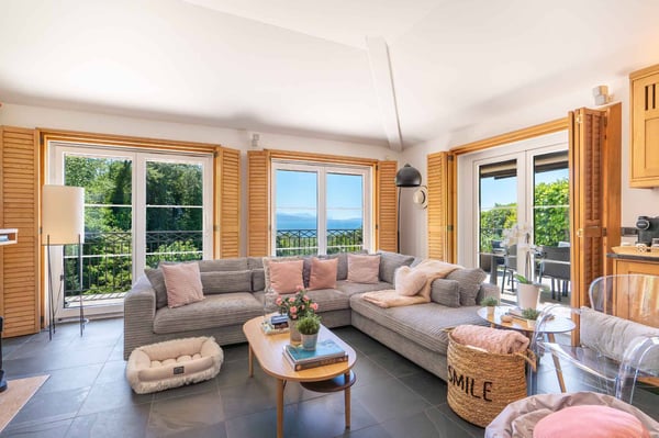 Propriété d'exception avec vue imprenable et dégagée sur le Lac et les Alpes ! 7