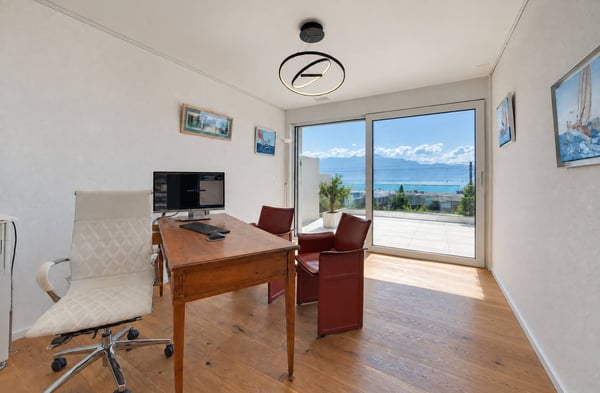 Appartement de 2.5 pièces avec une terrasse de 46 m² dans un immeuble de standing 4
