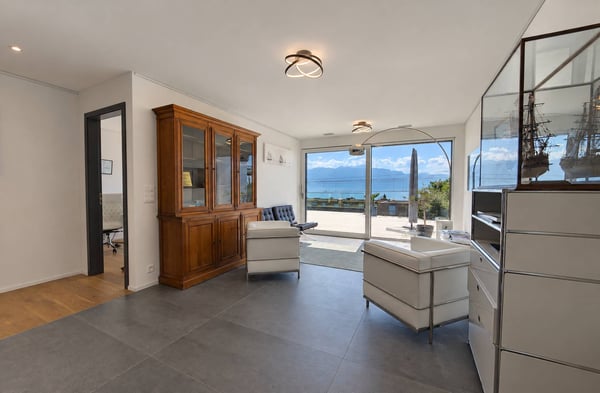 Appartement de 2.5 pièces avec une terrasse de 46 m² dans un immeuble de standing 2