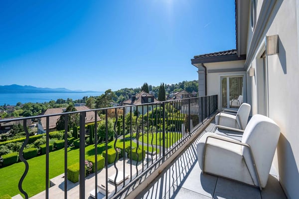 Résidence de prestige nichée dans un cadre résidentiel 7