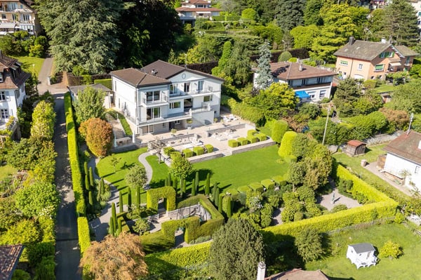 Résidence de prestige nichée dans un cadre résidentiel 1