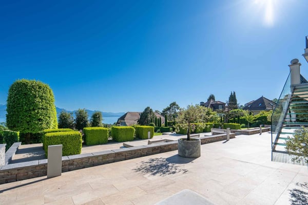 Résidence de prestige nichée dans un cadre résidentiel 13