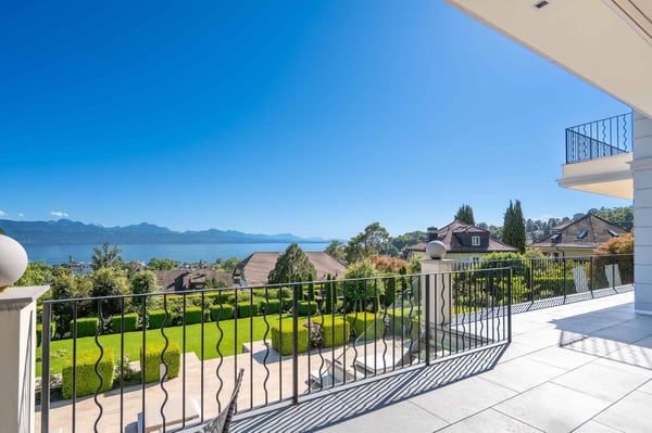 Résidence de prestige nichée dans un cadre résidentiel 2