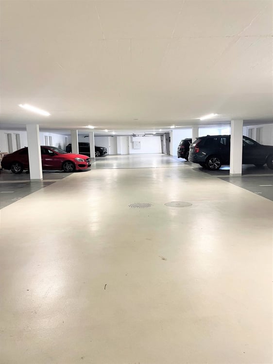 Belle surface à multiples usages dans une résidence de standing à St-Sulpice 5