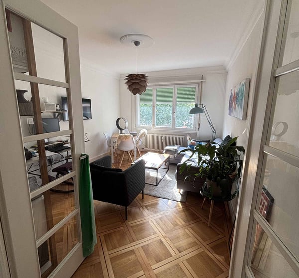 Bel appartement de 2,5 pièces avec aperçu sur le lac 2