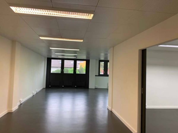 Surfaces à prix concurrentiels dès 13 m2, proches de l'autoroute 5