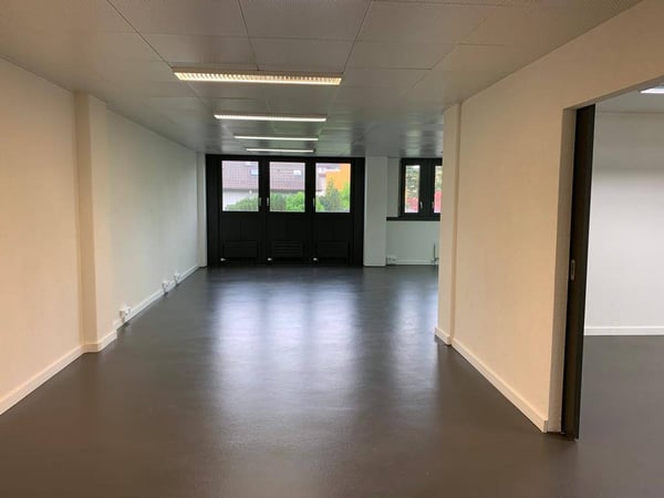 Surfaces à prix concurrentiels dès 13 m2, proches de l'autoroute 2