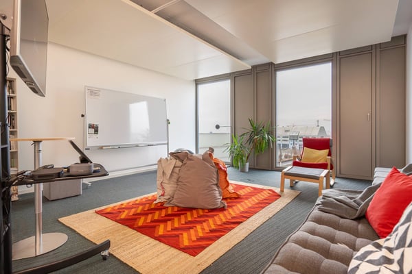 Vos bureaux au dernier étage dans le dynamique quartier de Malley 8