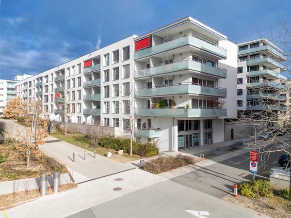 À louer de suite ou à convenir : Lumineuse arcade de 156 m² sur plusieurs niveaux 1