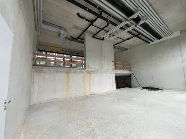 Spacieuse arcade contemporaine de 132 m², adaptée à de multiples activités 3