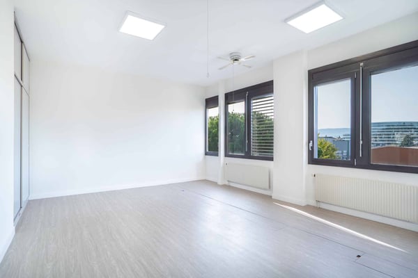 Cellules de bureaux de 28 m2 et 35 m2 rénovées et climatisées 1