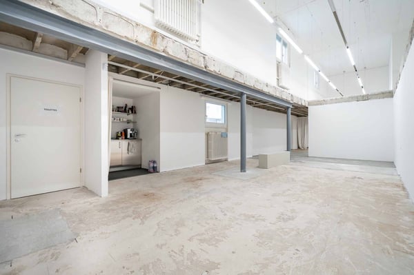 A proximité de la Gare - Espace avec volume pour vos cours ou votre atelier 2