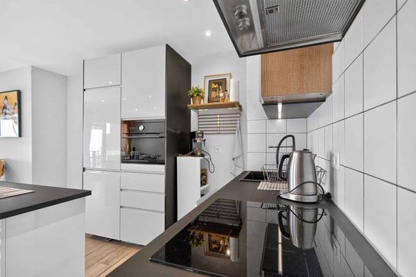 Lumineux studio meublé avec magnifique vue sur le lac 5