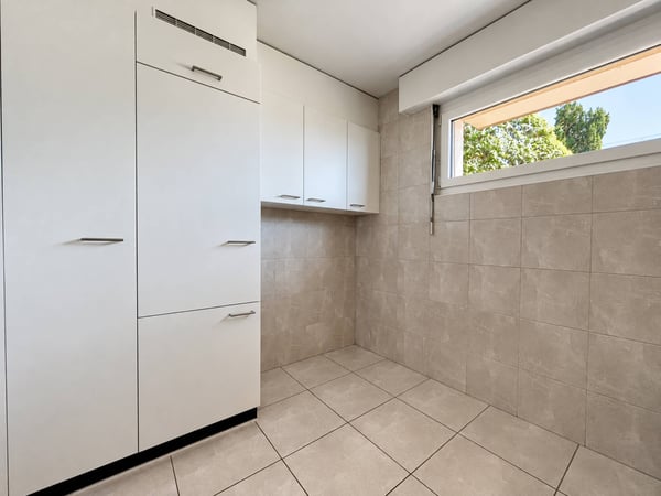 Spacieux 2.5 pièces avec balcon et vue sur le lac 6