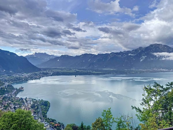 Charmant 2.5 pièces avec vue sur le lac 1
