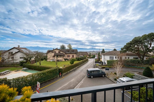Magnifique appartement de 1.5 pièces avec vue sur le lac et les montagnes à St-Prex 2