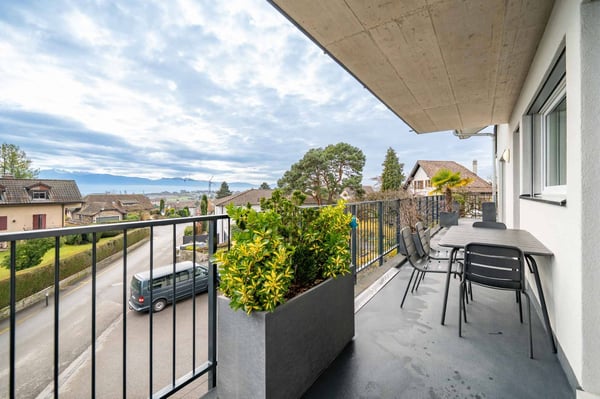 Magnifique appartement de 1.5 pièces avec vue sur le lac et les montagnes à St-Prex 3