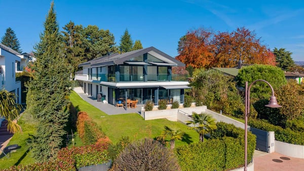 Un bien d'exception alliant confort, modernité, espaces généreux et vue lac 1