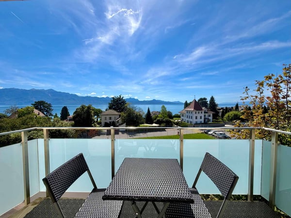 Charmant 3,5 pièces avec vue imprenable sur le lac 1
