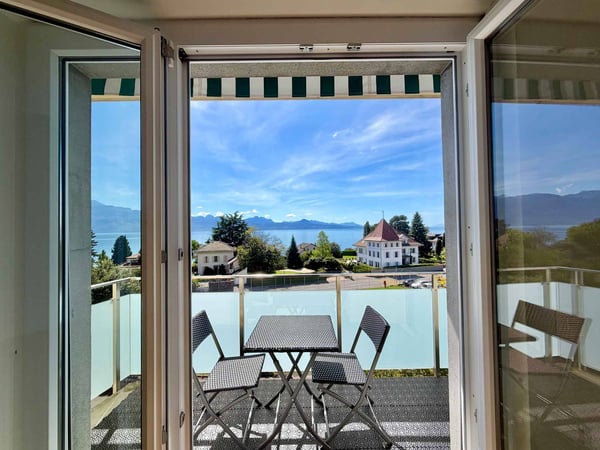 Charmant 3,5 pièces avec vue imprenable sur le lac 9