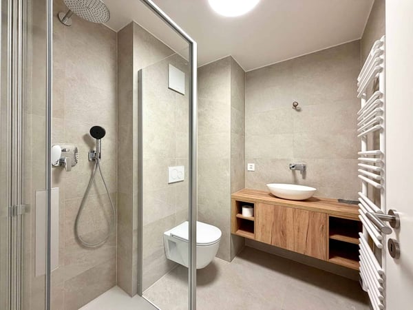 Spacieux appartement rénové de 5,5 pièces avec jardin 12