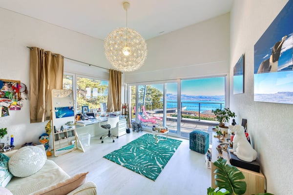 Maison contemporaine avec piscine et vue panoramique sur les Alpes et le lac 8