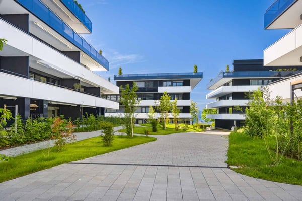 Appartement neuf de 5.5 pièces avec terrasse couverte et jardin 10