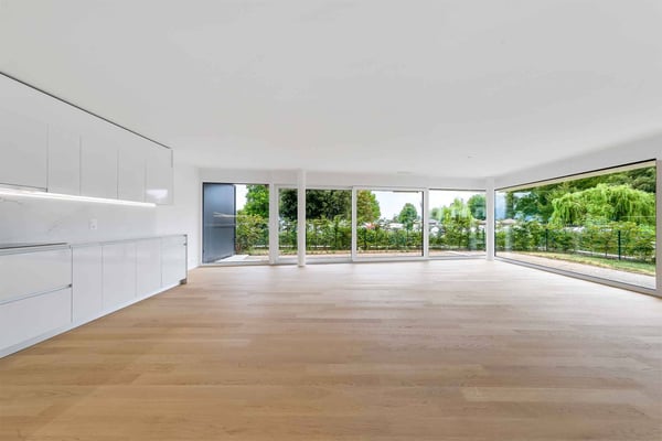 Appartement neuf de 5.5 pièces avec terrasse couverte et jardin