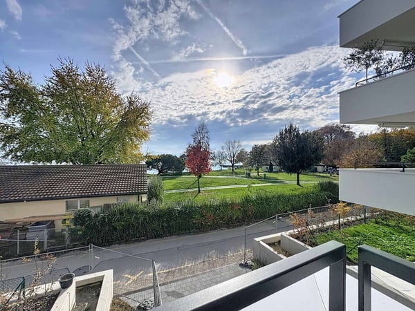 Luxueux 4.5 pièces traversant avec balcon de 76m2 et vue panoramique sur le lac 11