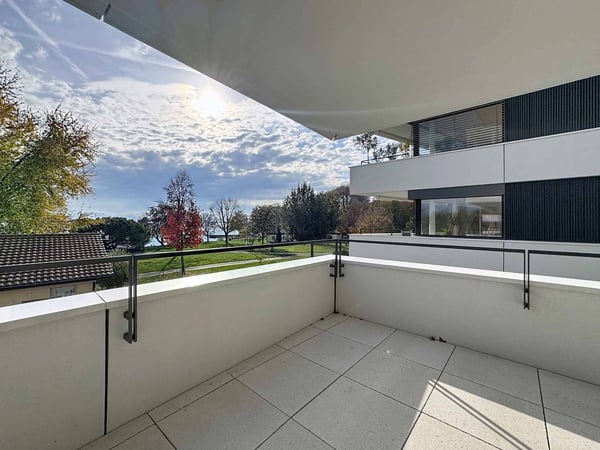 Luxueux 4.5 pièces traversant avec balcon de 76m2 et vue panoramique sur le lac 10