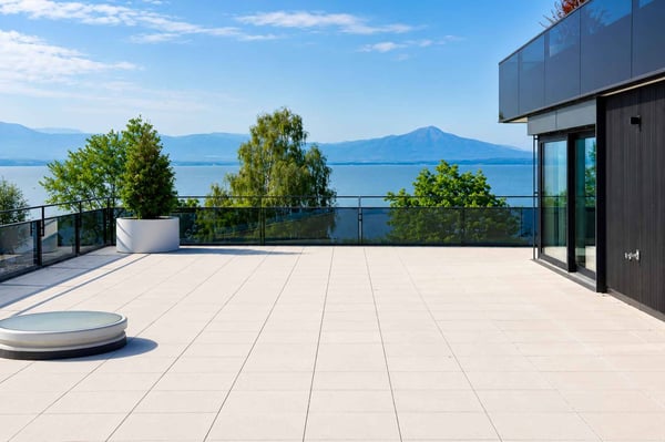 UNIQUE ! Attique neuf de 5.5 pièces bénéficiant d'un rooftop terrasse 10