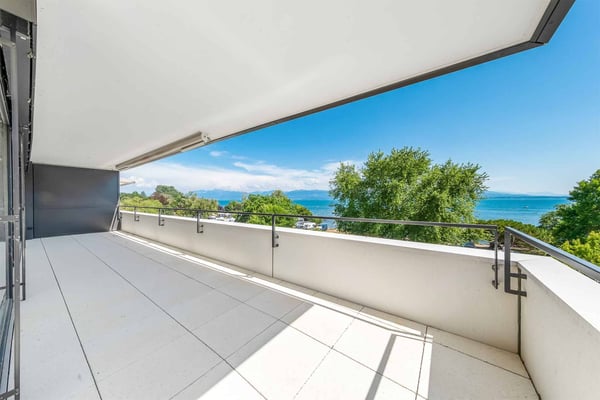 Luxueux 4.5 pièces traversant avec balcon couvert 9