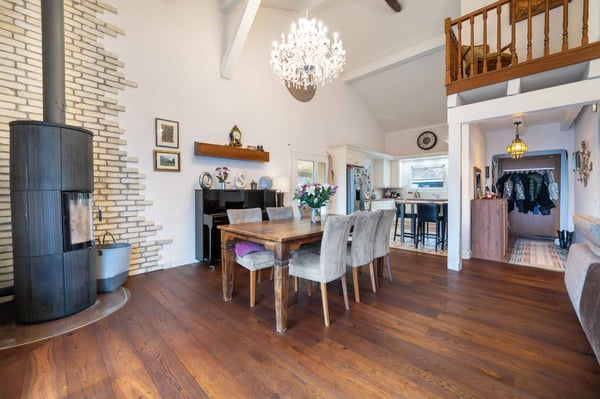 Villa de 8 pièces avec appartement indépendant et piscine extérieure 2
